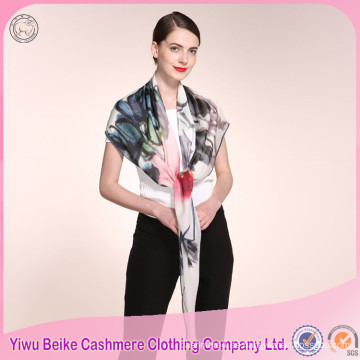 La bufanda de seda hecha a mano de la señora del diseño único de los precios al por mayor con muchos colores
